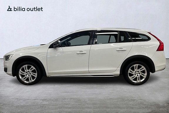 Volvo V60 Cross Country 3 of 5
