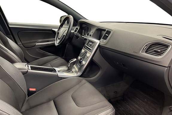 Volvo V60 Cross Country 19 of 27