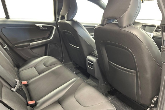 Volvo V60 Cross Country 20 of 27