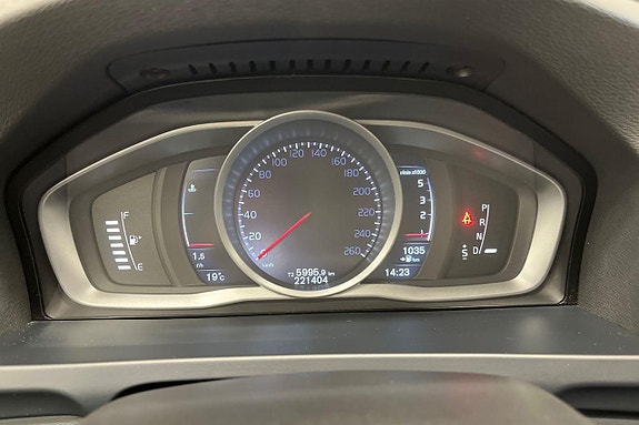 Volvo V60 Cross Country 15 of 27