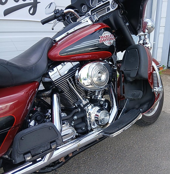 Harley-Davidson Electra Glide Ultra Classic FLHTCUI 2 of 9