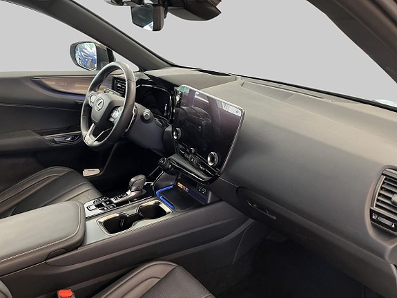 Lexus NX450h+ 10 of 19