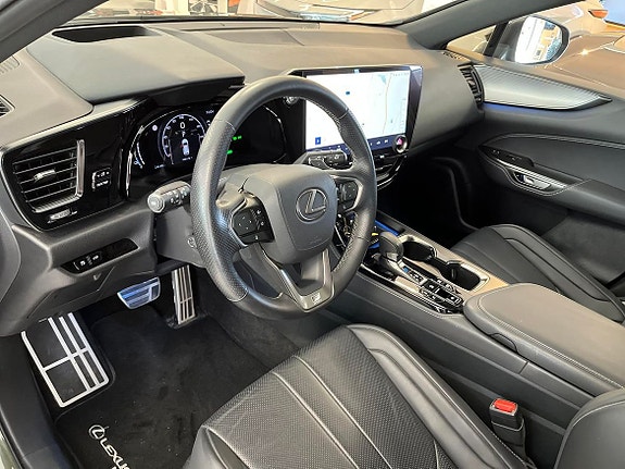 Lexus NX450h+ 14 of 19