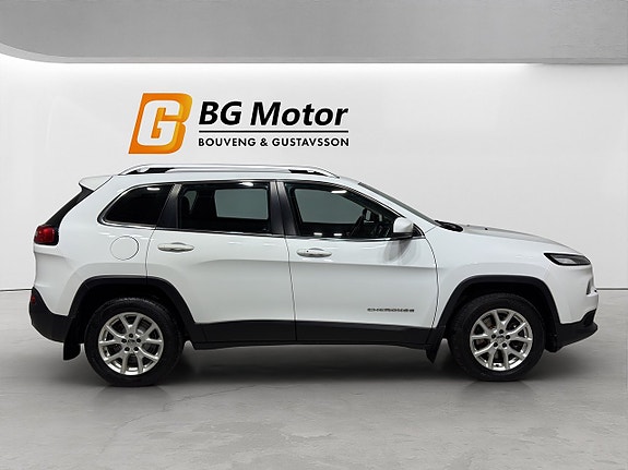 Jeep Cherokee 3 of 21