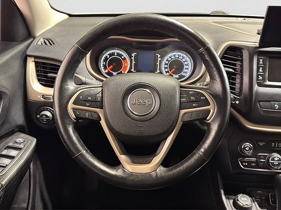 Jeep Cherokee 14 of 21