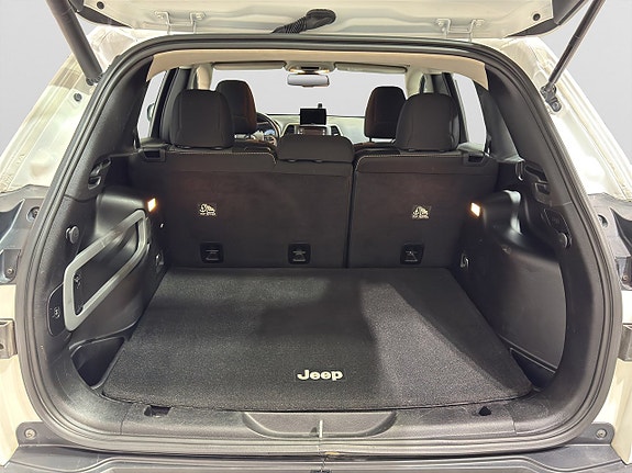 Jeep Cherokee 12 of 21