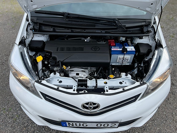 Toyota Yaris 5 of 5