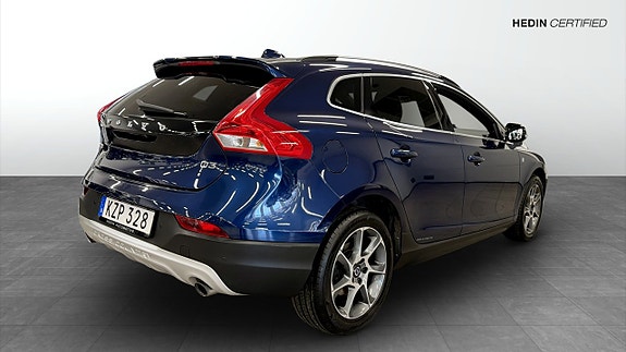 Volvo V40 Cross Country 4 of 5