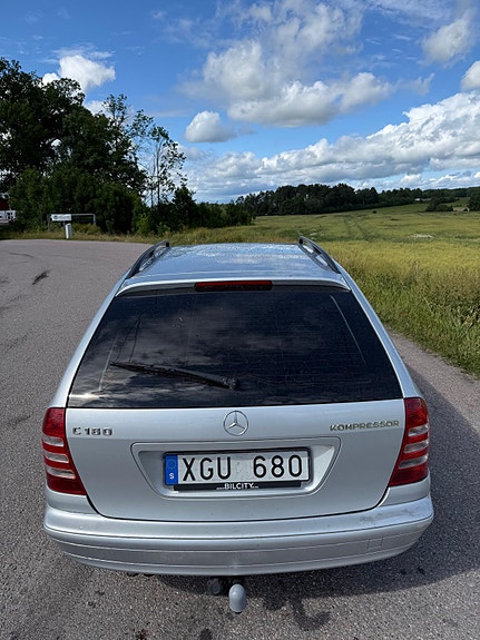 Mercedes-Benz C180 6 of 7