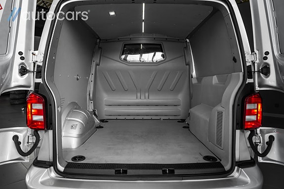 Volkswagen Transporter 12 of 26
