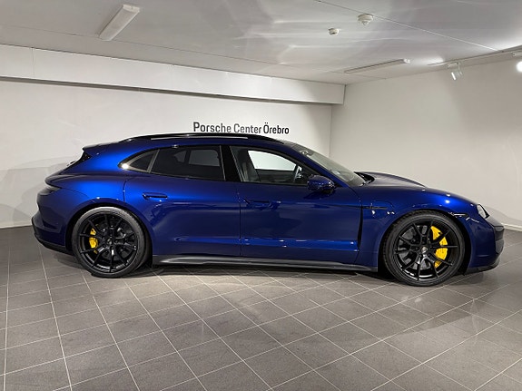 Porsche Taycan 4 of 5
