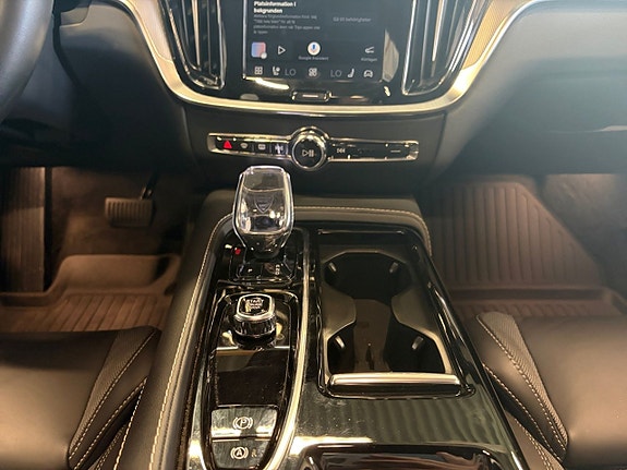 Volvo V60 11 of 21