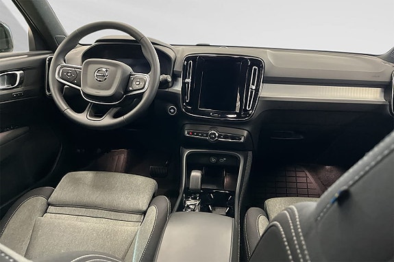 Volvo XC40 5 of 5
