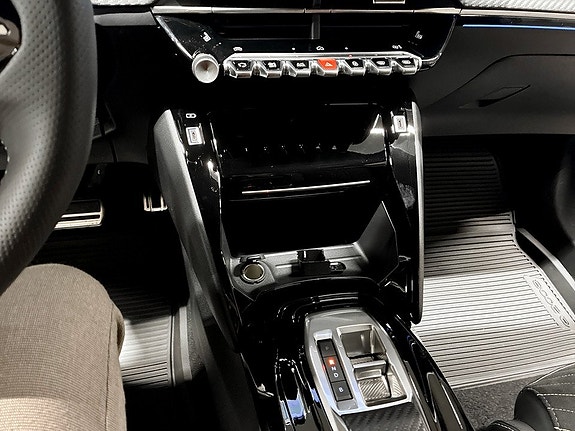 Peugeot 2008 13 of 14
