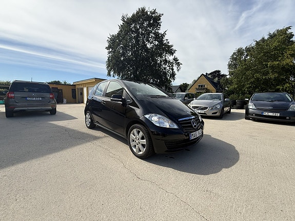 Mercedes-Benz A160 3 of 13
