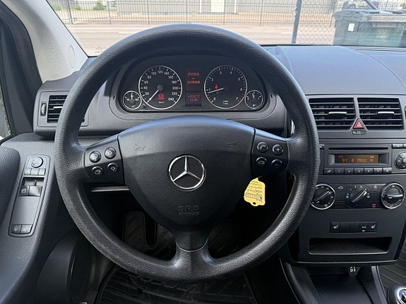 Mercedes-Benz A160 10 of 13