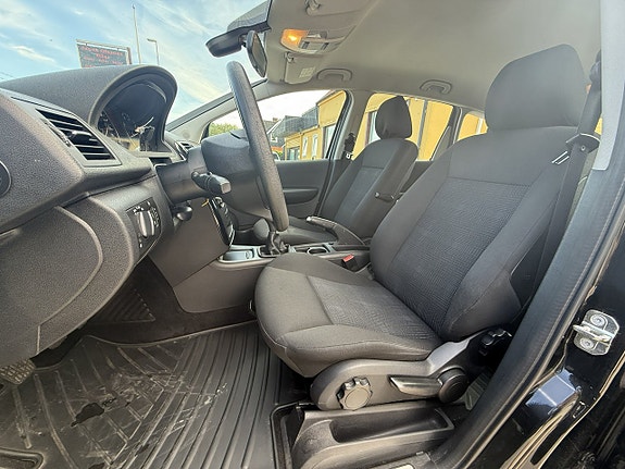 Mercedes-Benz A160 11 of 13