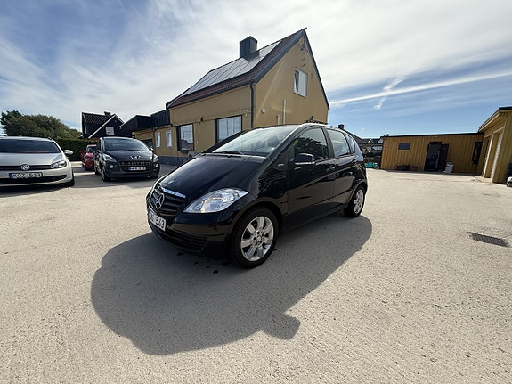 Mercedes-Benz A160 2 of 13