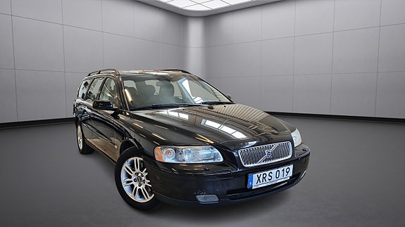Volvo V70 4 of 5