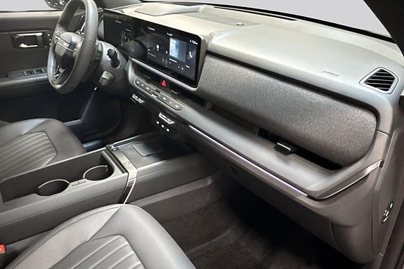 Kia Seltos 8 of 21