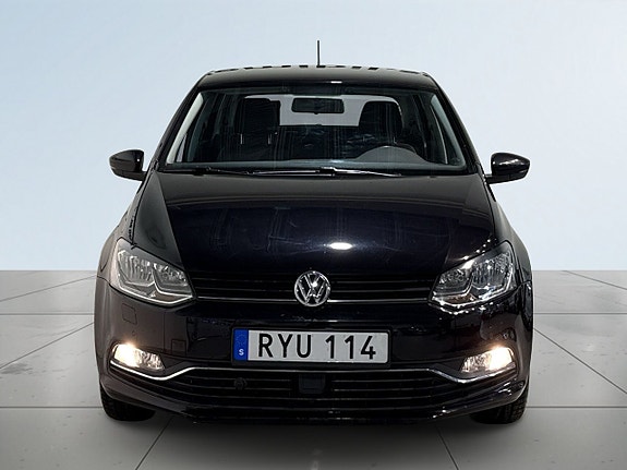 Volkswagen Polo 2 of 5