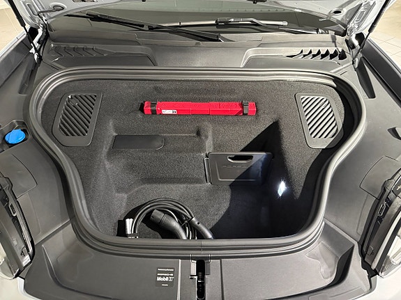 Porsche Macan 4 16 of 16