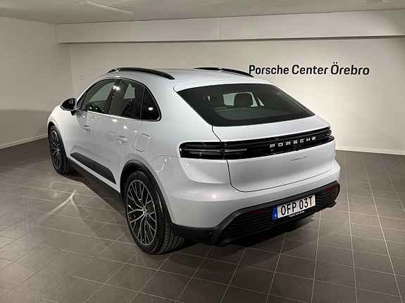 Porsche Macan 4 5 of 5