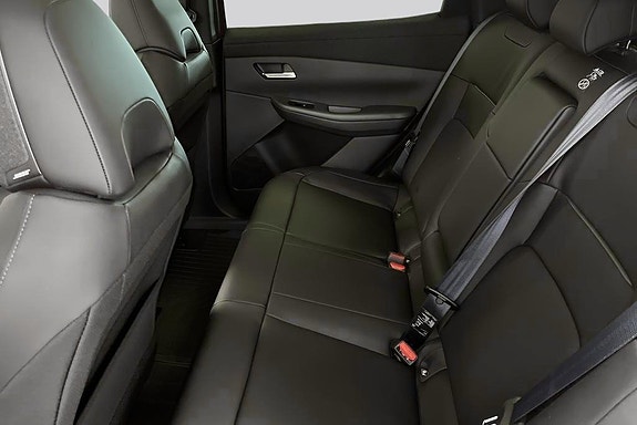 Nissan Leaf 9 of 14
