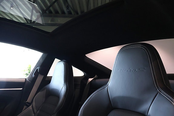 Porsche 911 13 of 19
