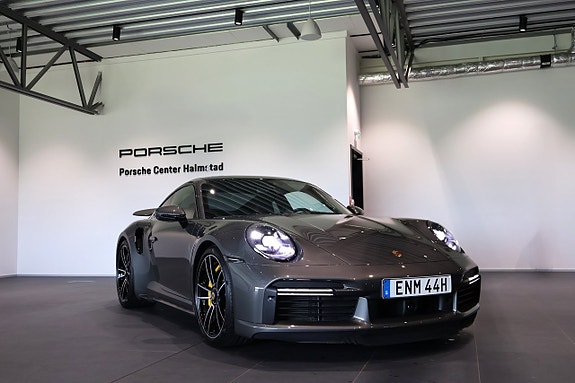 Porsche 911 Turbo S 3 of 5