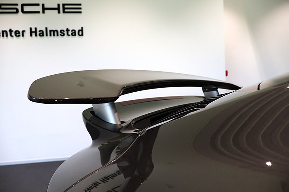 Porsche 911 16 of 19