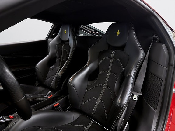 Ferrari 488 GTB 16 of 27