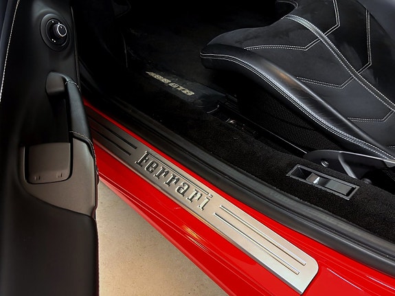 Ferrari 488 GTB 18 of 27