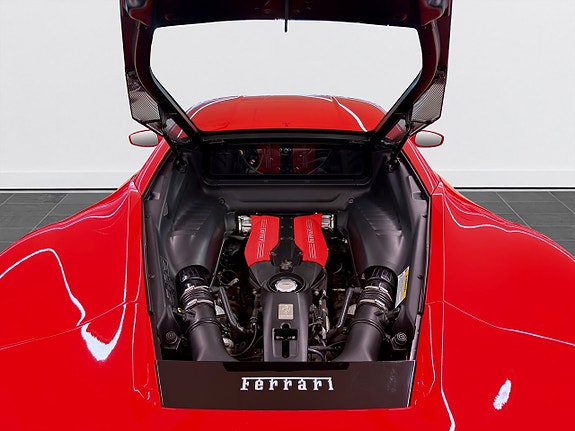 Ferrari 488 GTB 9 of 27