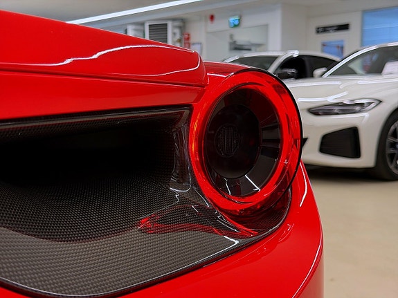 Ferrari 488 GTB 9 of 27