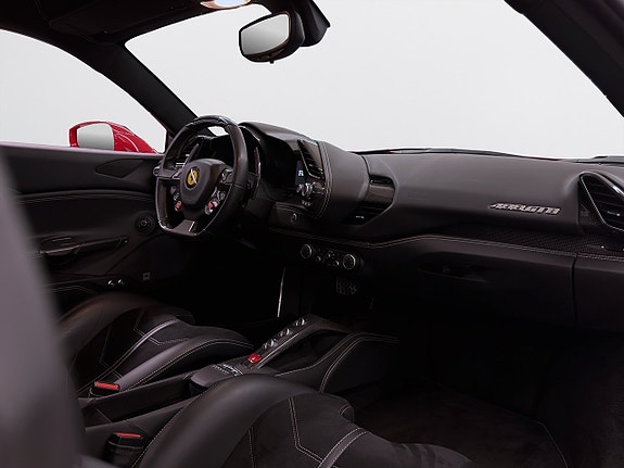 Ferrari 488 GTB 13 of 27