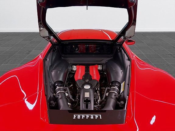 Ferrari 488 GTB 10 of 27