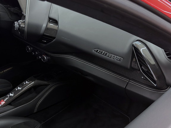 Ferrari 488 GTB 14 of 27