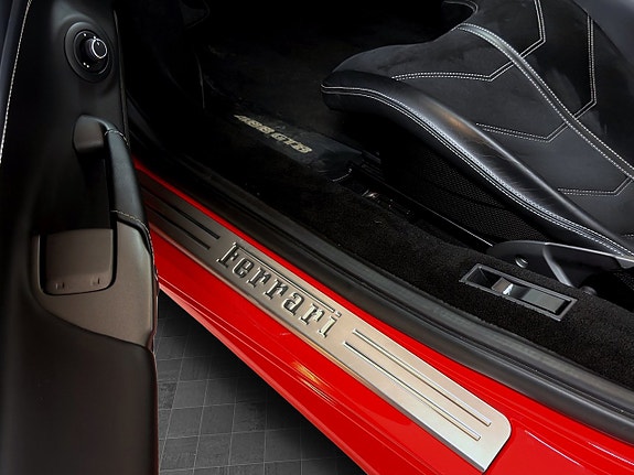 Ferrari 488 GTB 19 of 27