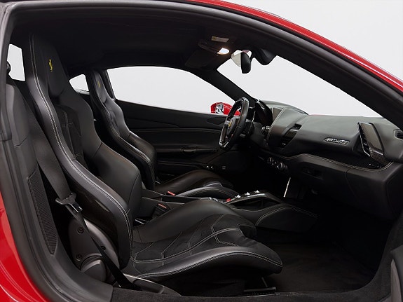 Ferrari 488 GTB 12 of 27