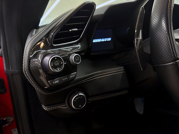 Ferrari 488 GTB 24 of 27