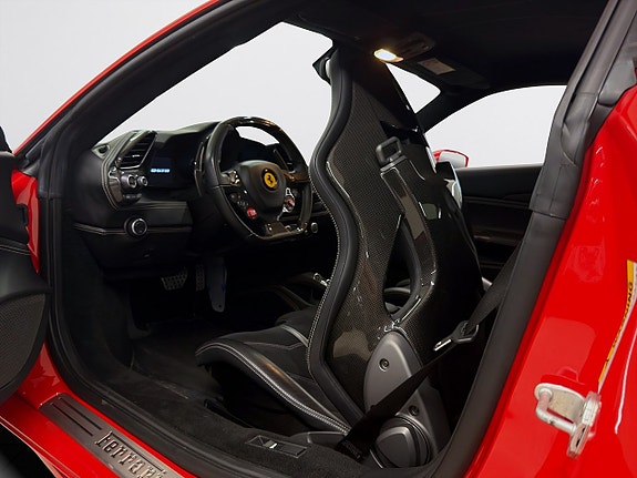 Ferrari 488 GTB 22 of 27