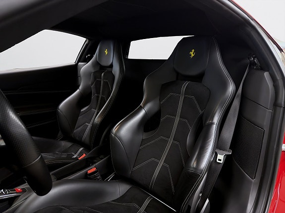 Ferrari 488 GTB 15 of 27