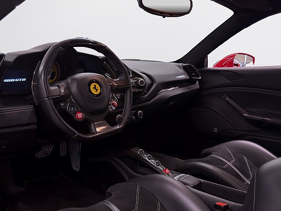 Ferrari 488 GTB 21 of 27
