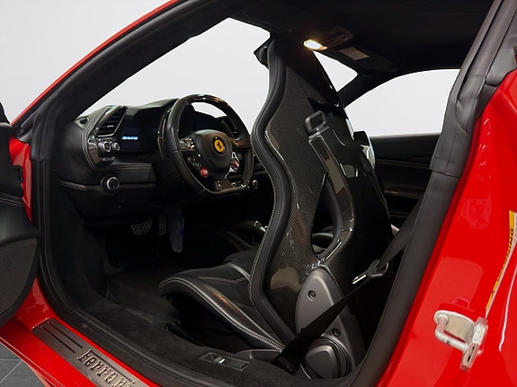 Ferrari 488 GTB 20 of 27