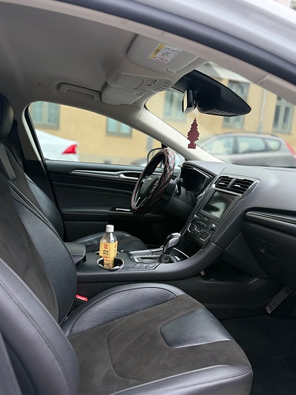 Ford Mondeo 16 of 21