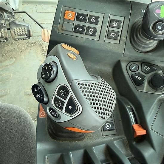 Claas 830 Axion 13 of 30