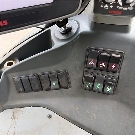 Claas 830 Axion 19 of 30