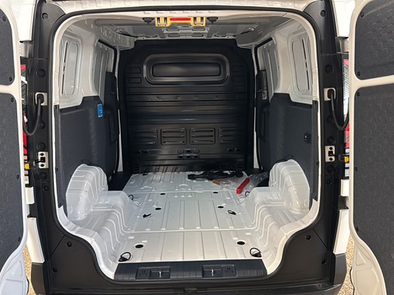 Kia PV5 13 of 14