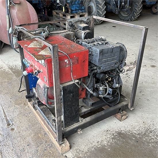 Deutz F2L 1011F 3 of 8